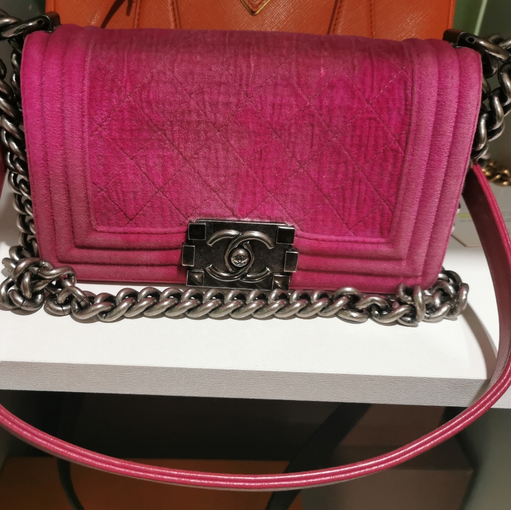 (Sold)100% Authentic Channel  Mini Boy Shoulder Crossbody Velvet Leather